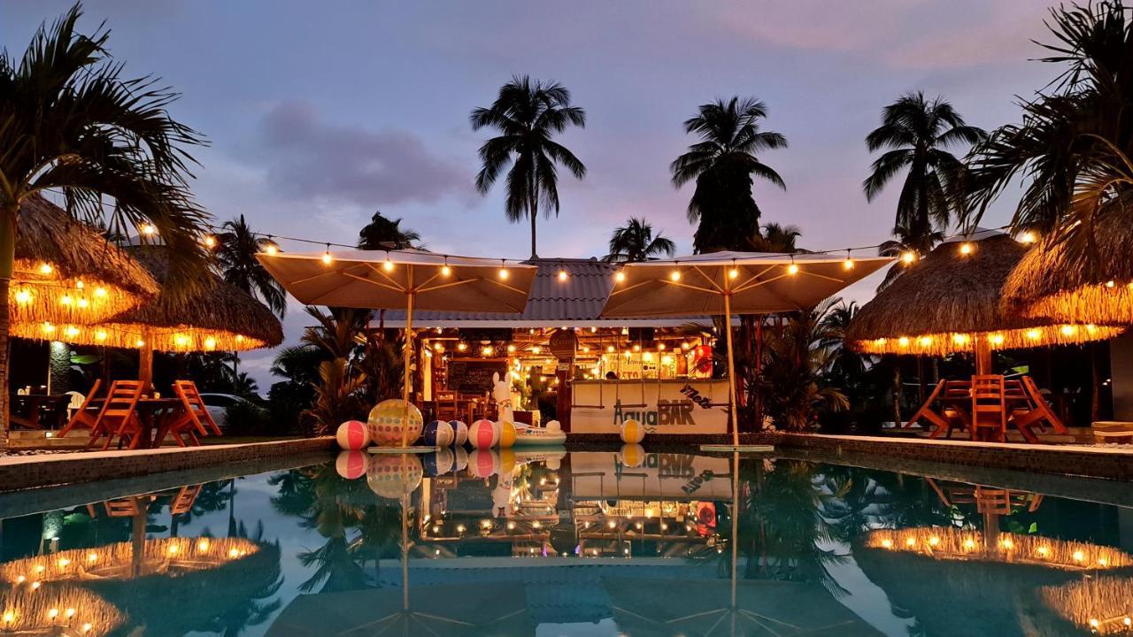 Show Pony Beach Resort And Suites Las Lajas  Exterior foto